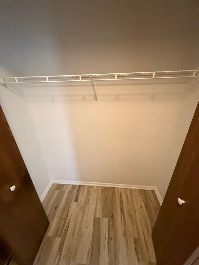 Building Photo - 2 bedroom condo available!