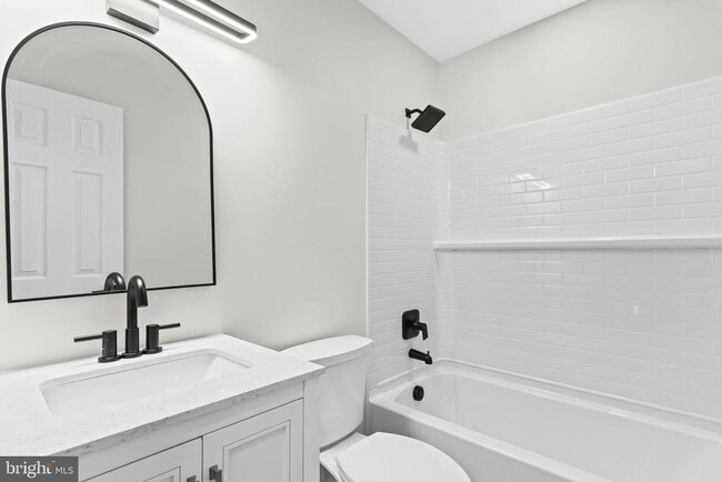 Building Photo - 46520 Rosewood Dr