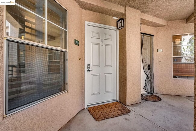 Building Photo - 180 Caldecott Ln