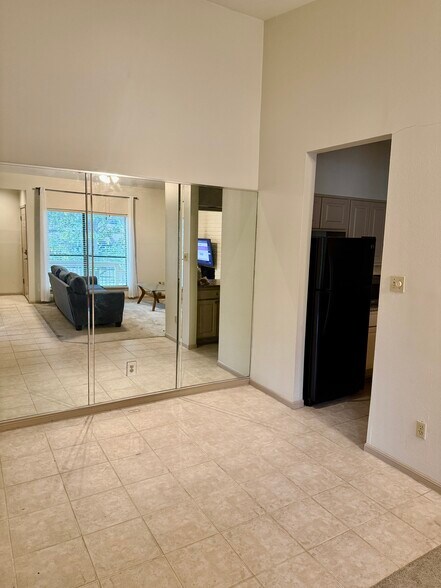 Building Photo - 2001 Bering Dr