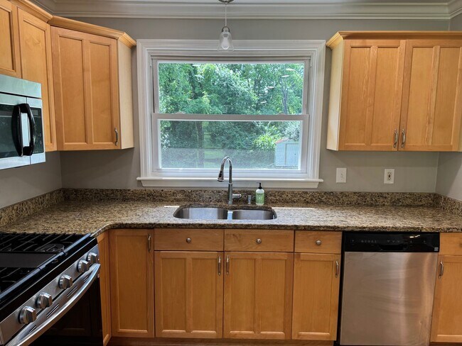 Building Photo - Fabulous Crieve Hall 4BR, 3BA Home
