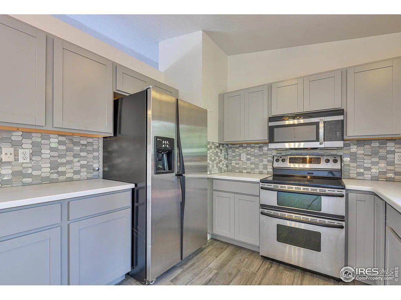 Building Photo - 2601 Treemont Dr