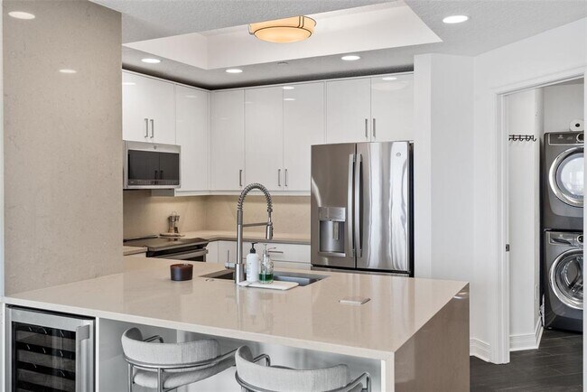 Building Photo - 1209 E Cumberland Ave