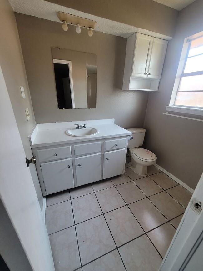 Building Photo - 4 Bedroom Rent to Own Home Available!