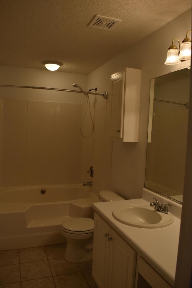 Building Photo - 2017 Caton Dr