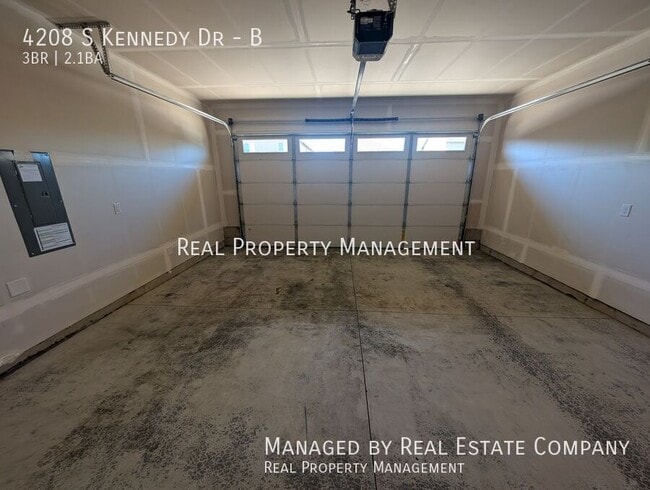 Building Photo - 4208 S Kennedy Dr