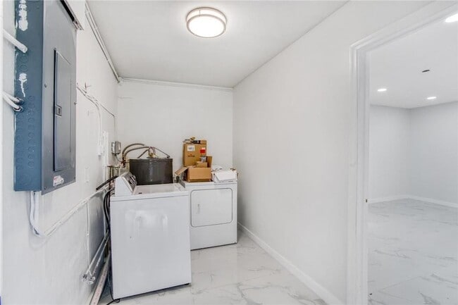 Building Photo - 2224 N 35th Ave