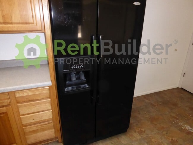 Building Photo - SCHEDULE YOUR SHOWING TODAY