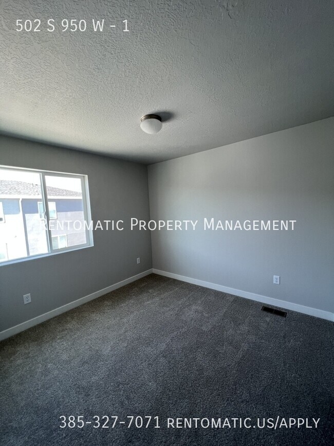 Building Photo - 502 S 950 W
