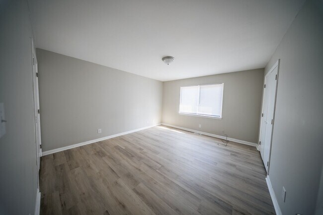 Building Photo - 207 Johnson St