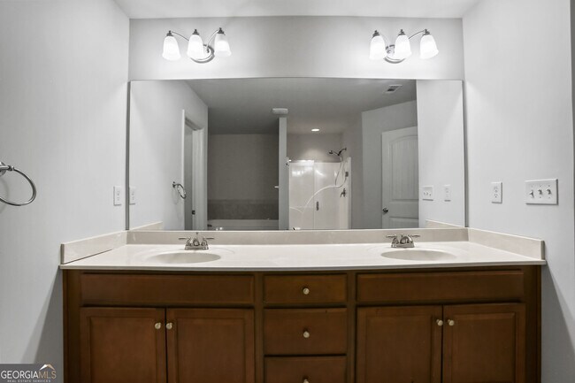 Building Photo - 206 Britt Dr