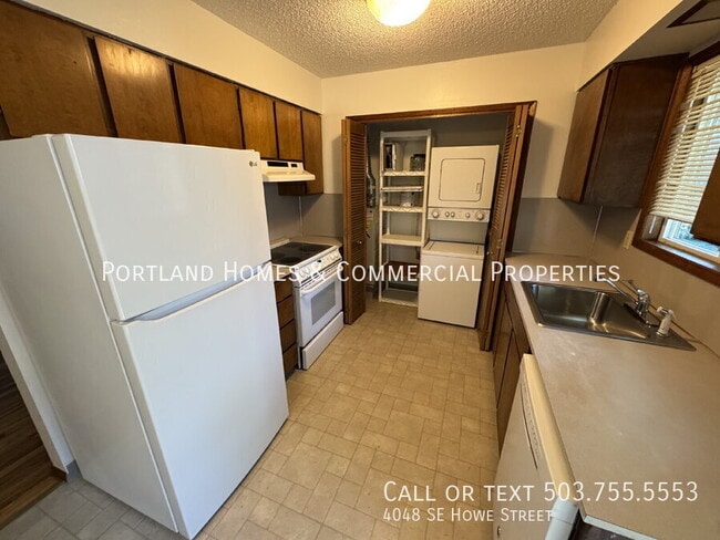 Building Photo - 4048 SE Howe St