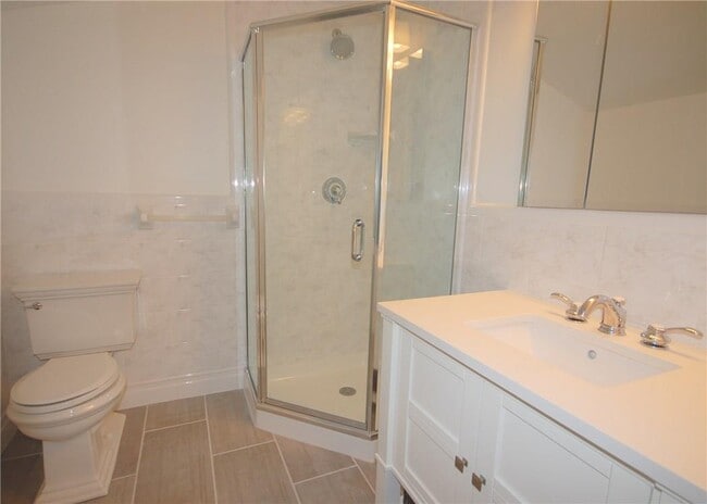 Building Photo - 891 Port Dr