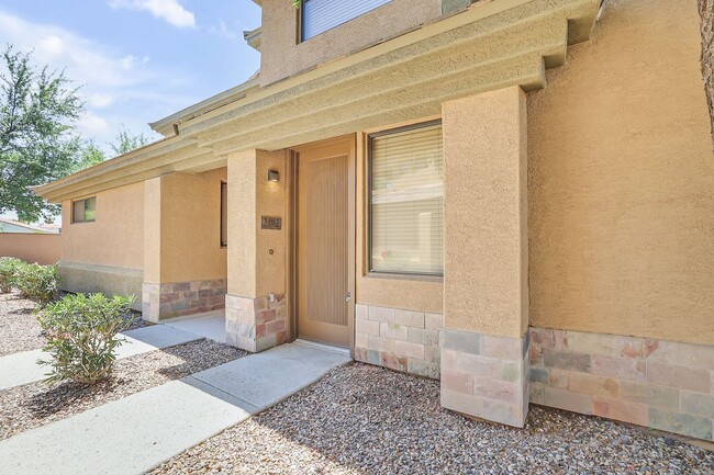 Primary Photo - Fabulous Chandler Condo