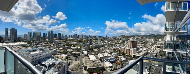 Building Photo - Brand new, high floor unit w/ 1 parking st...