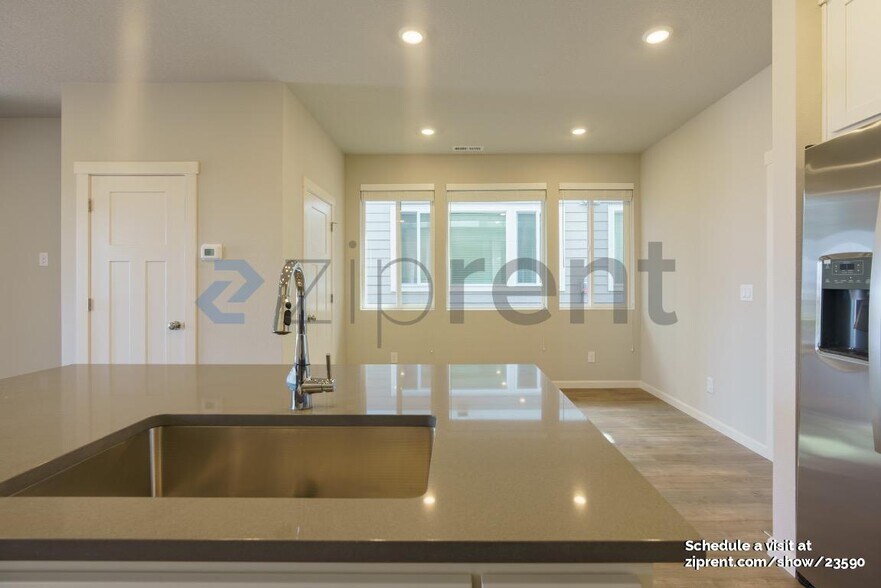 Building Photo - 4269 SE Sweetgum Ln