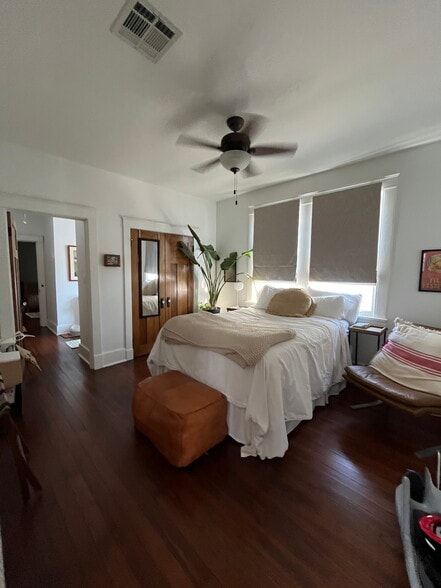 Guest 2 bedroom dressed - 3033 Robert St