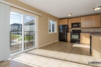 Building Photo - SPACIOUS TOWNHOME CONVENIENTLY LOCATED WIT...