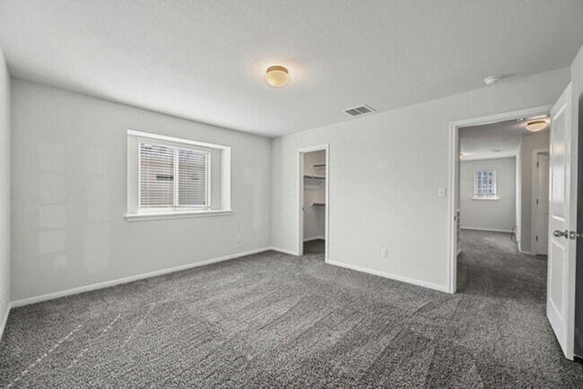 Building Photo - 8128 Daisy Cutter Crossing