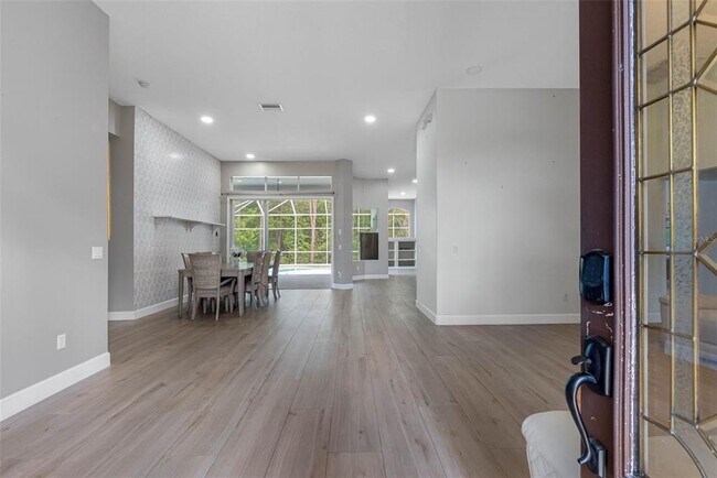 Building Photo - 16750 Ivy Lake Dr