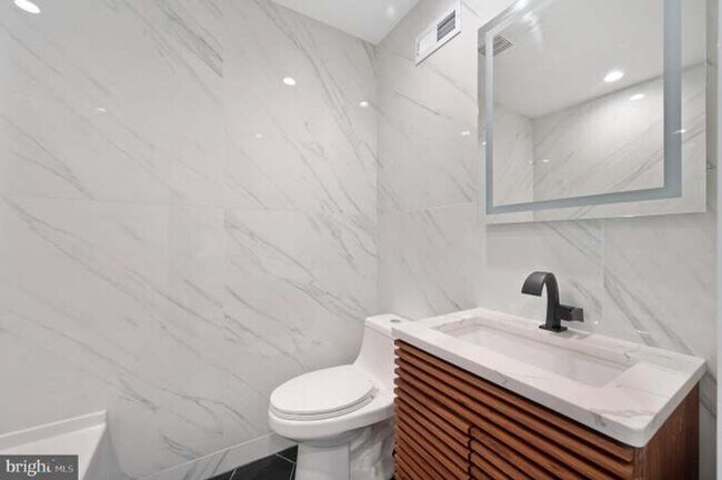 Building Photo - Gorgeous 3-Bedroom (or 2BR + Office) Townhome in the Heart of Northern Liberties! Available July ...
