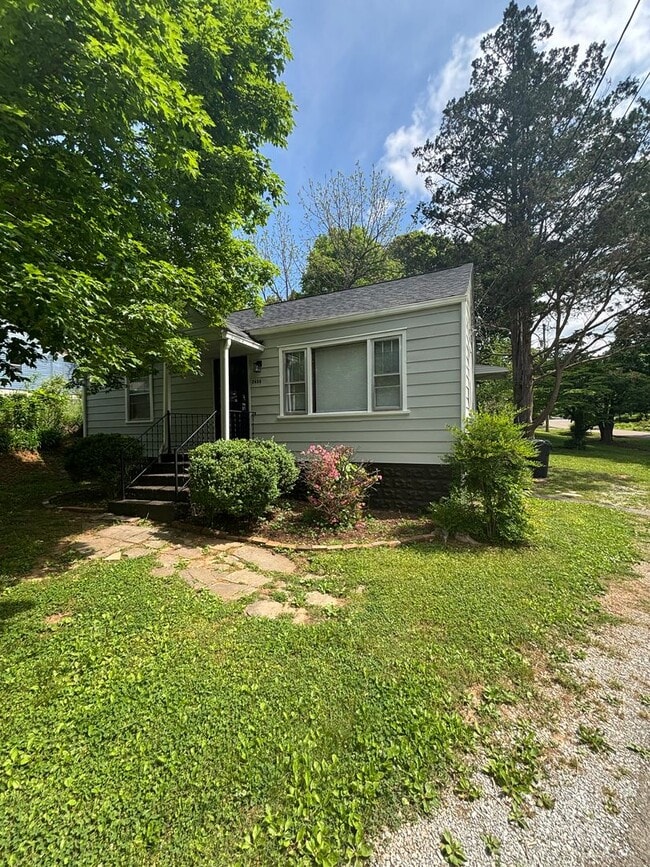 Building Photo - Newly Renovated and Accepting Section 8!!!