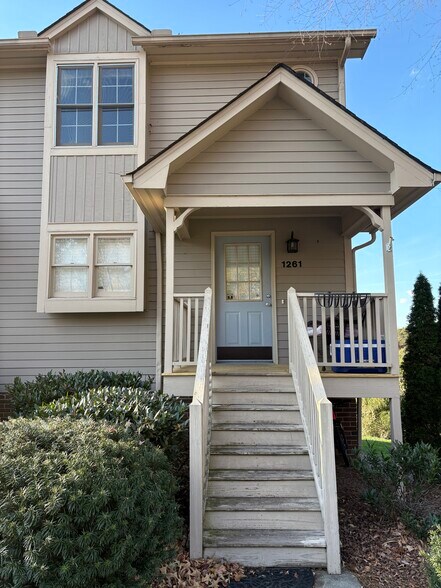 Primary Photo - 1261 Watermark Ct