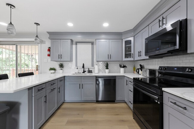 Building Photo - 6006 Queens Chapel Rd