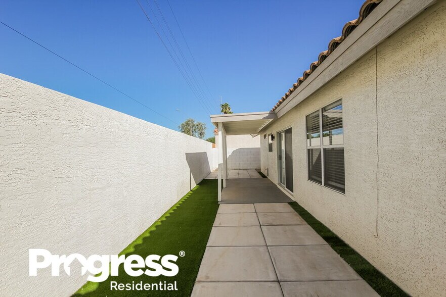Building Photo - 818 E Audrey Ln