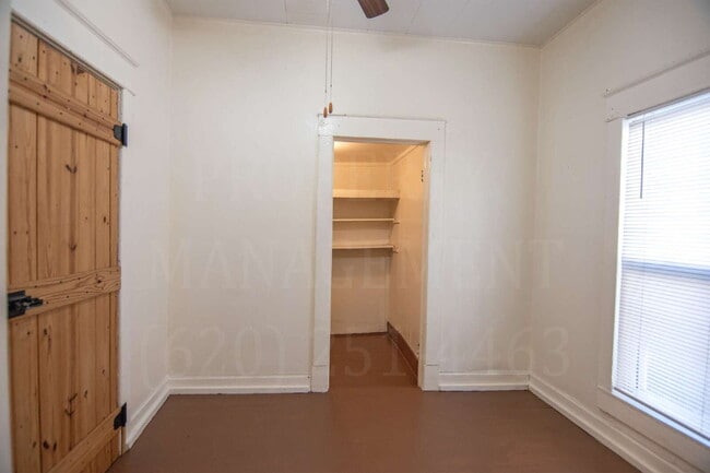 Building Photo - 2-Bedroom 1-Bathroom