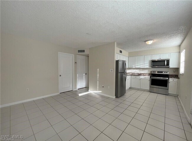 Building Photo - 3325 Arpt Rd S