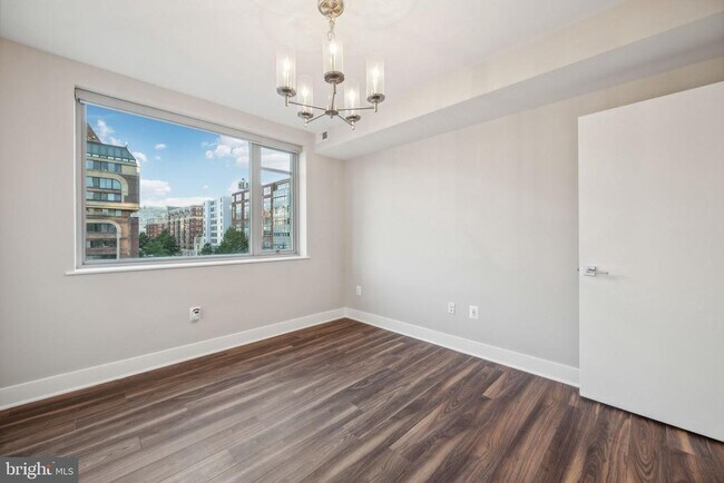 Building Photo - 1311 13th St NW