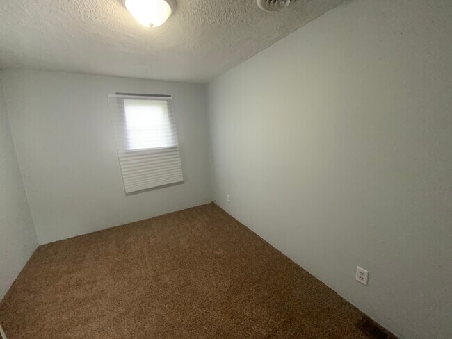 Building Photo - 707 Lawndale Ave