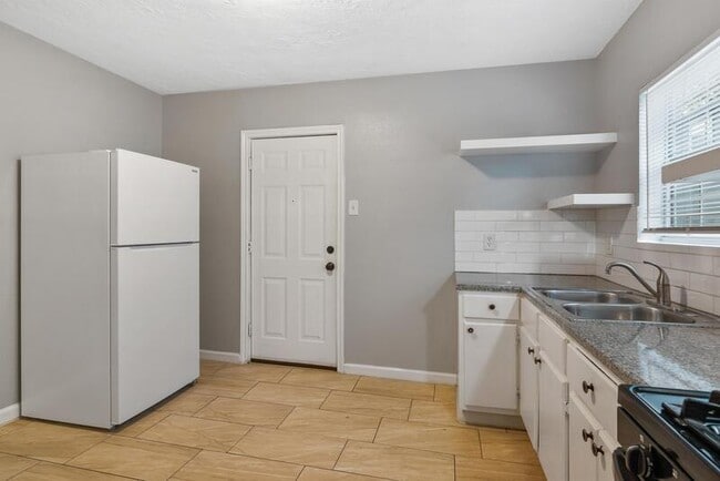 Building Photo - 3117 Isabella St