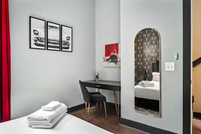 Building Photo - Modern 4 Bed, 4 Bath Townhouse with Rooftop Terrace in Nashville | 1,857 Sq Ft