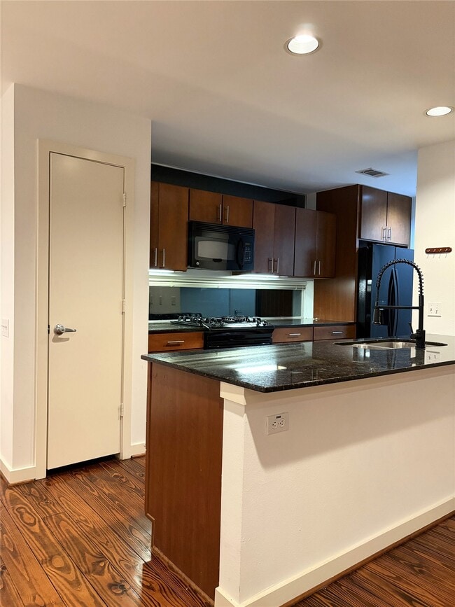 Building Photo - 2918 Commerce St