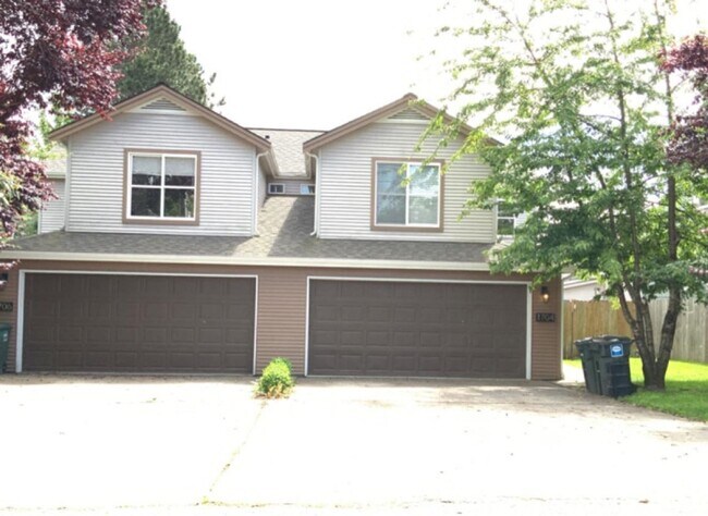 Building Photo - Updated 3 Bedroom Home Near Barkley Village