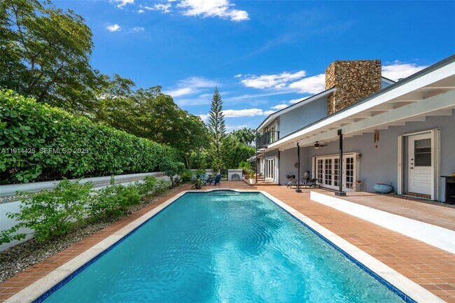 Building Photo - 10645 SW 89th Ct