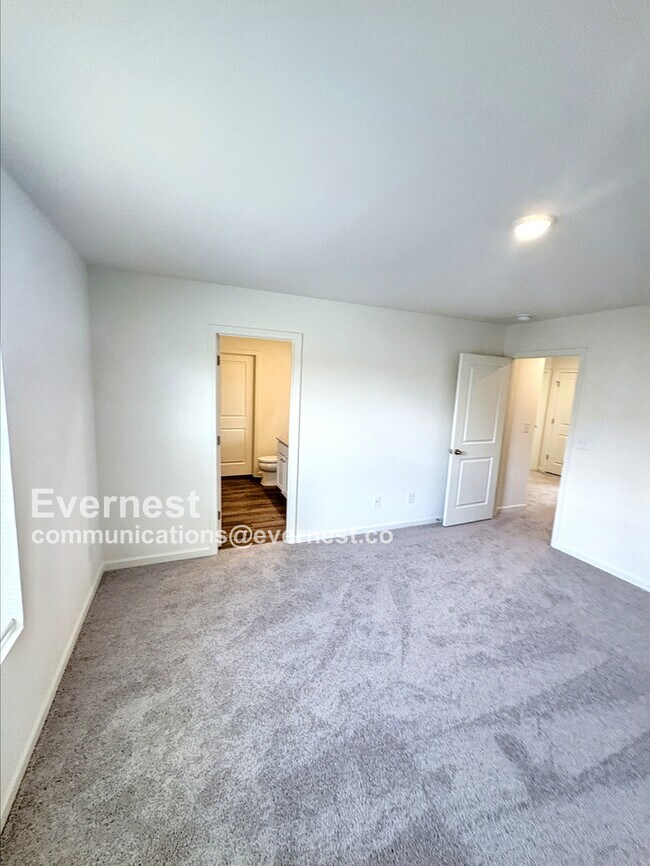 Building Photo - 129 Flowering Cherry St