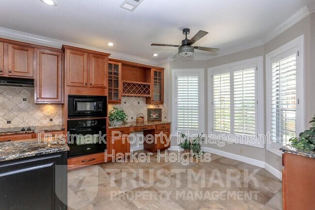 Building Photo - 3104 Sabine Cove