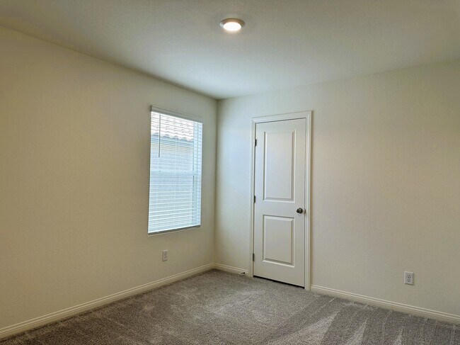 Building Photo - 7057 Dandelion Pk Ave