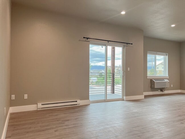 Building Photo - 2 bed/ 1.5 bath in Brand New Soldier Ridge...
