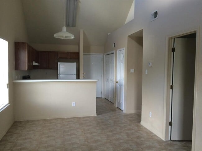 Building Photo - 3003 Whisper Oaks Ln