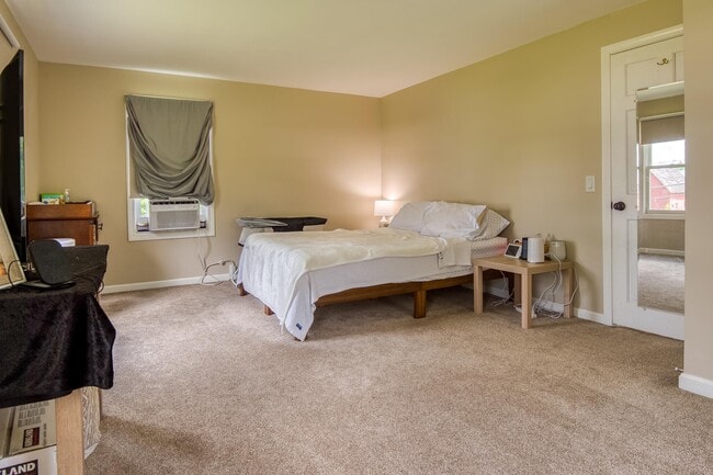 Building Photo - 770 Dalton Rd