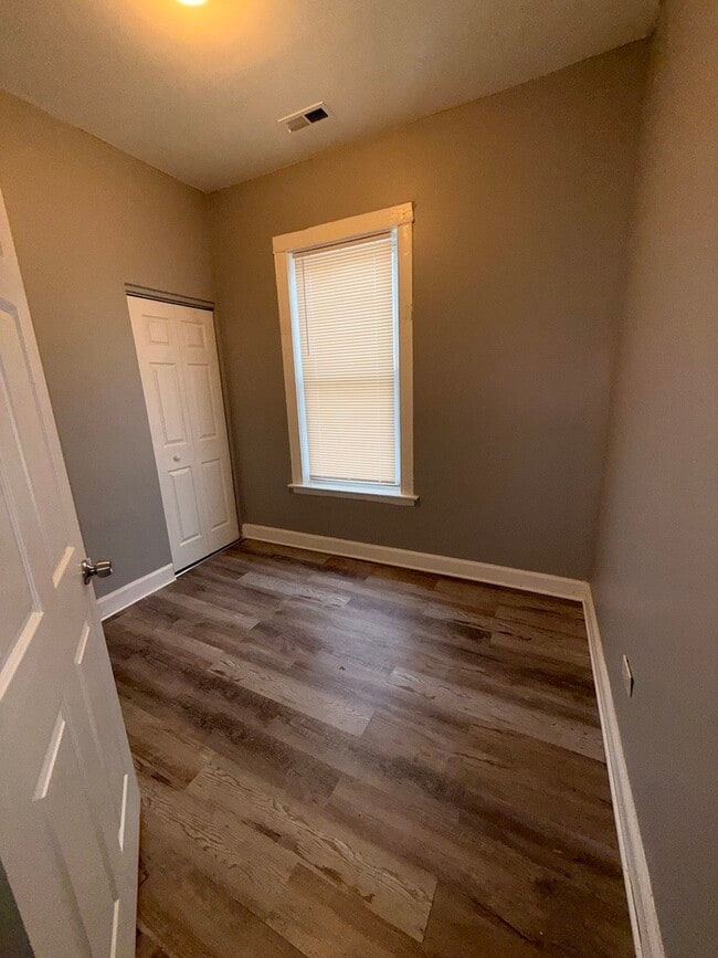 Building Photo - 6444 S Eberhart Ave