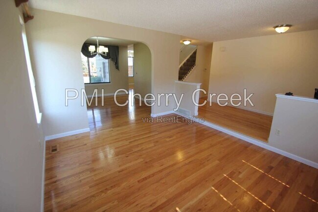 Building Photo - 9800 Foxhill Cir