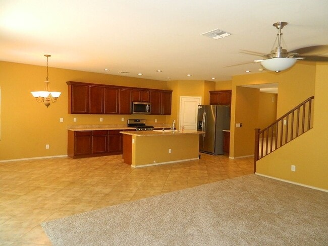 Building Photo - 264 W Tahiti Dr