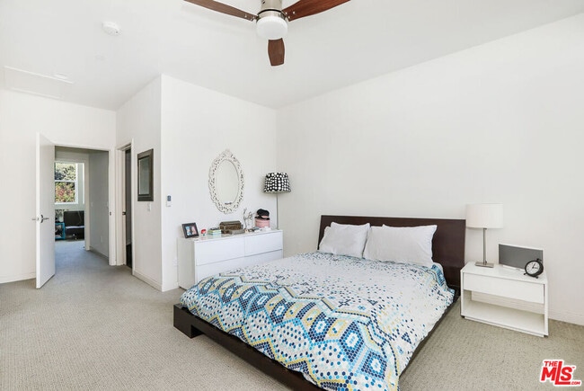 Building Photo - 3901 N Eagle Rock Blvd