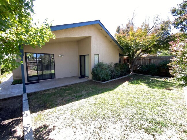 Building Photo - 1348 E Ferguson Ct