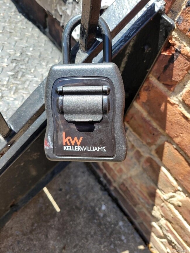 Building Photo - 760 Bronx River Rd